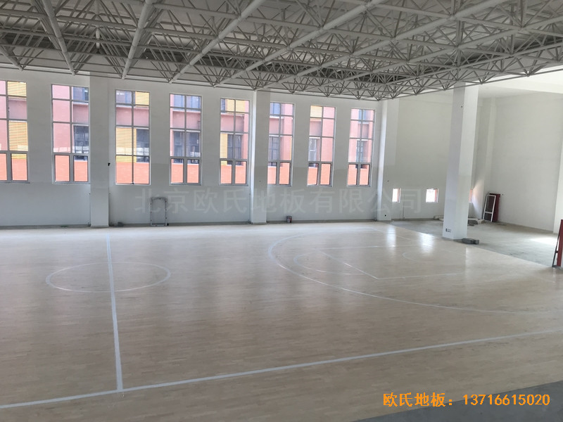 ɽ|Ϛvǅ^(q)ѩɽСW@^wذ尲b0