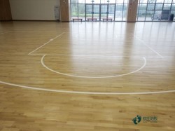 俄勒岡松舞臺(tái)運(yùn)動(dòng)場(chǎng)地板施工隊(duì)